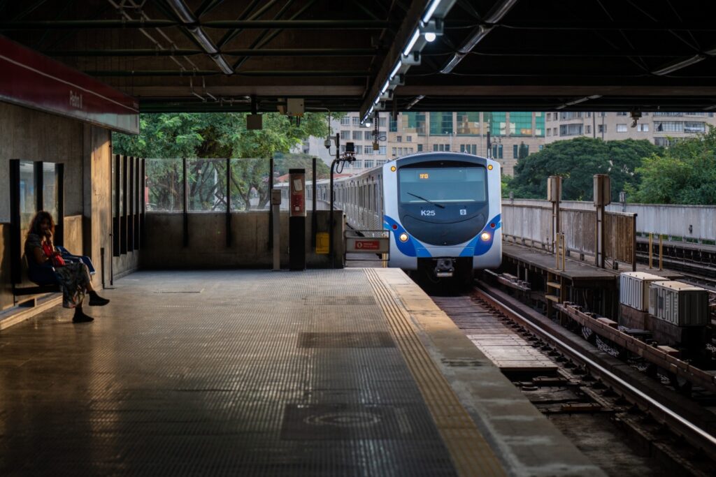 O vice-governador de São Paulo, Felício Ramuth, recebeu empresas da Itália interessadas em investir no setor ferroviário do estado de São Paulo. Fonte: Governo Do Estado De São Paulo