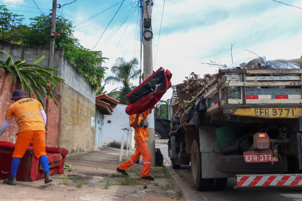 A coleta extra integra as ações de enfrentamento e combate da dengue. Fonte: Prefeitura de Jundiaí