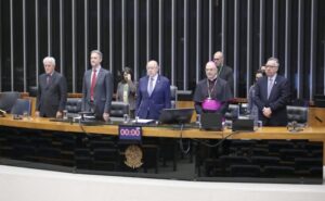 Movimento exigiu o fim da ditadura militar instalada em 1964. Fonte: Agência Câmara de Notícias