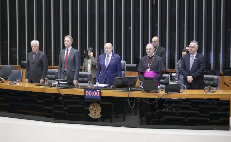 Movimento exigiu o fim da ditadura militar instalada em 1964. Fonte: Agência Câmara de Notícias