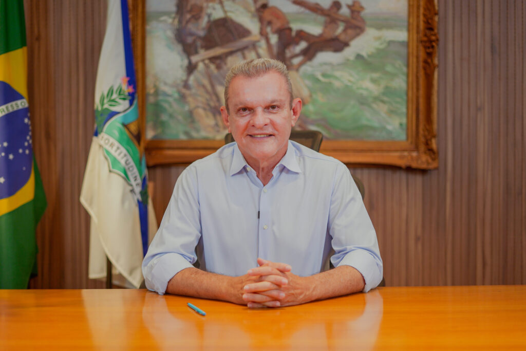 Sarto aproveitou a oportunidade para convidar a população para a próxima edição do Prefeitura Chega Junto, que acontecerá no próximo sábado (18/05), no bairro Antônio Bezerra. (Foto: Tainá Cavalcante). Fonte: Fortaleza Prefeitura