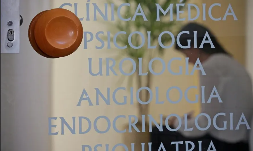 Seguradoras oferecem contratos com opções mais restritas de reembolso e, em alguns casos, até sem essa possibilidade — Foto: Márcio Alves/Agência Fonte: O Globo