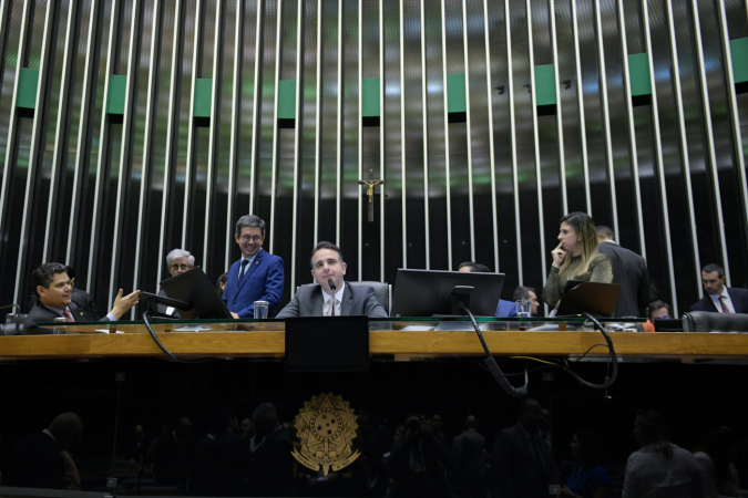 Deputados e senadores optaram por restabelecer R$ 3,6 bilhões em emendas. Fonte: Jovem Pan