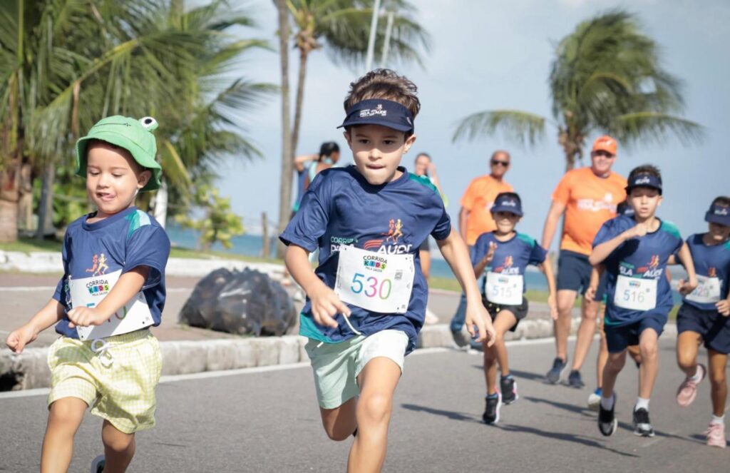 Corrida pela saúde aconteceu no bairro de Jaraguá, em Maceió. Cosems/AL. Fonte: Portal Oficial do Governo do Estado de Alagoas