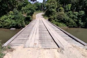 Governo e Mallet assinam cooperação para construir nova ponte em via municipal Foto: DER-PR. Fonte: Goveno Do Estado Paraná