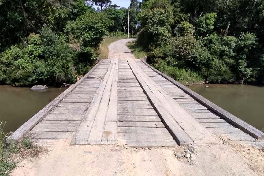 Governo e Mallet assinam cooperação para construir nova ponte em via municipal Foto: DER-PR. Fonte: Goveno Do Estado Paraná