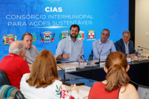 Prefeito de Jundiaí Luiz Fernando Machado é eleito por aclamação para reassumir o CIAS. Fonte: Prefeitura de Jundiaí