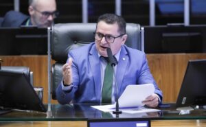 Reginaldo Veras: gestão pública sustentável pode moldar ambiente empresarial. Zeca Ribeiro / Câmara dos Deputados. Fonte: Agência Câmara de Notícias