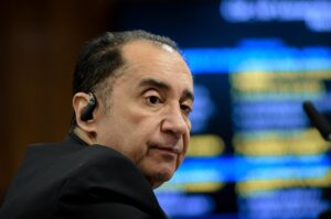 Jorge Kajuru deu parecer favorável ao texto na Comissão de Segurança Pública; o projeto segue para a Comissão de Educação Saulo Cruz. Fonte: Agência Senado