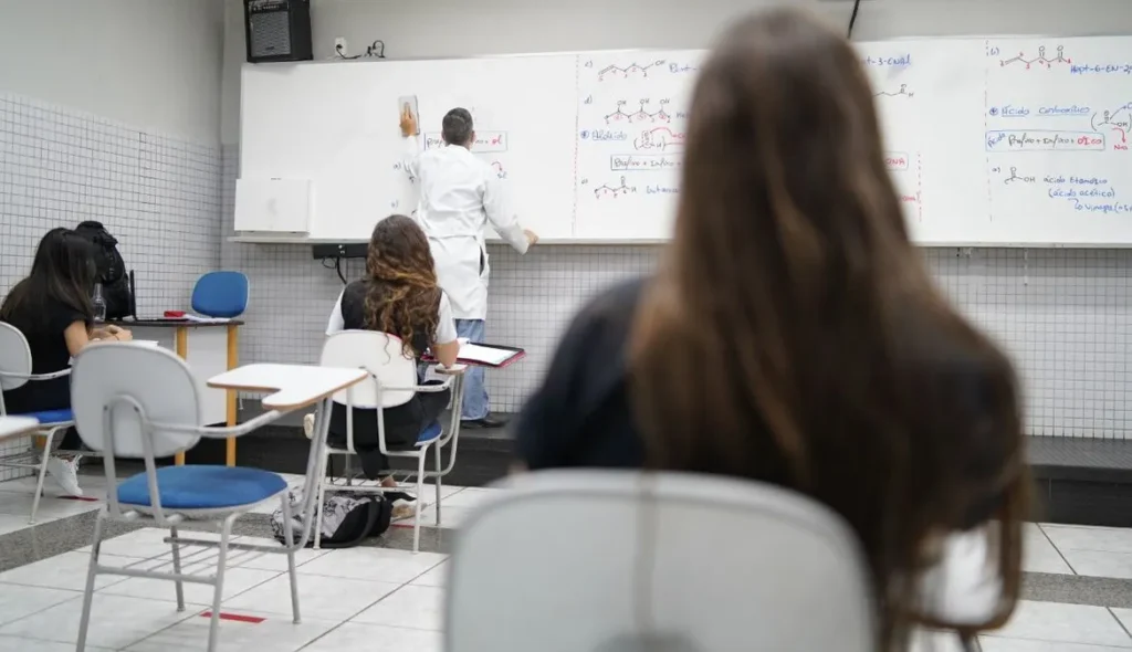 Novo plano terá 18 objetivos educacionais, dois a menos que o PNE atual Studio Formatura/Galois Gabriela Boechatda. Fonte: CNN