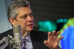 Ministro citou que são 800 mil catadores no país, a maioria mulheres, periféricas, negras, chefes de família, que estavam sofrendo com a falta de políticas públicas. Fonte: Agência Gov
