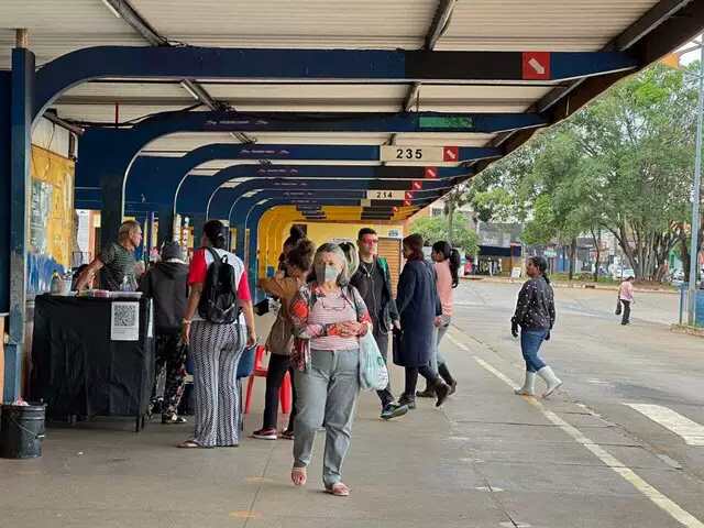 Movimento em terminal de ônibus de Campo Grande (Foto: Marcos Maluf). Fonte: Campo Grande News