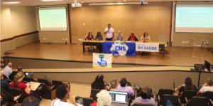 O documento foi lançado durante reunião do CNS com presidentes e secretários (as) executivos (as) dos conselhos estaduais e municipais e está aberto para assinaturas. Fonte: Conselho Nacional de Saúde